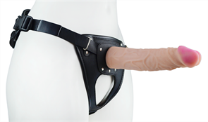 Насадка-фаллоимитатор на кожаных трусиках Harness Ultra Realistic 8
